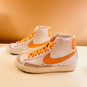 Nike Women's Blazer Mid ‘77 Orange